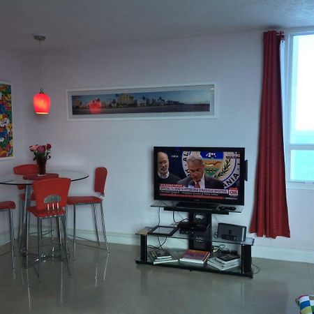Castle Beach - Great Views Apartment Маями Бийч Екстериор снимка