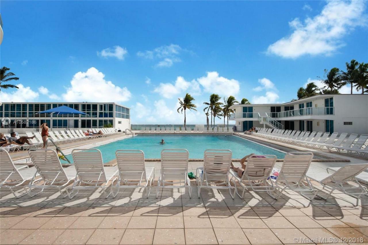 Castle Beach - Great Views Apartment Маями Бийч Екстериор снимка