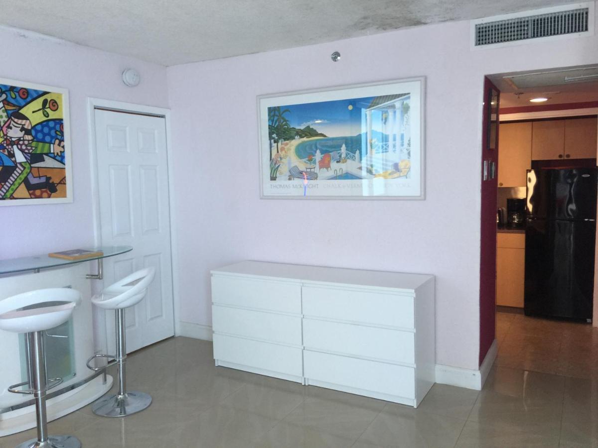 Castle Beach - Great Views Apartment Маями Бийч Екстериор снимка